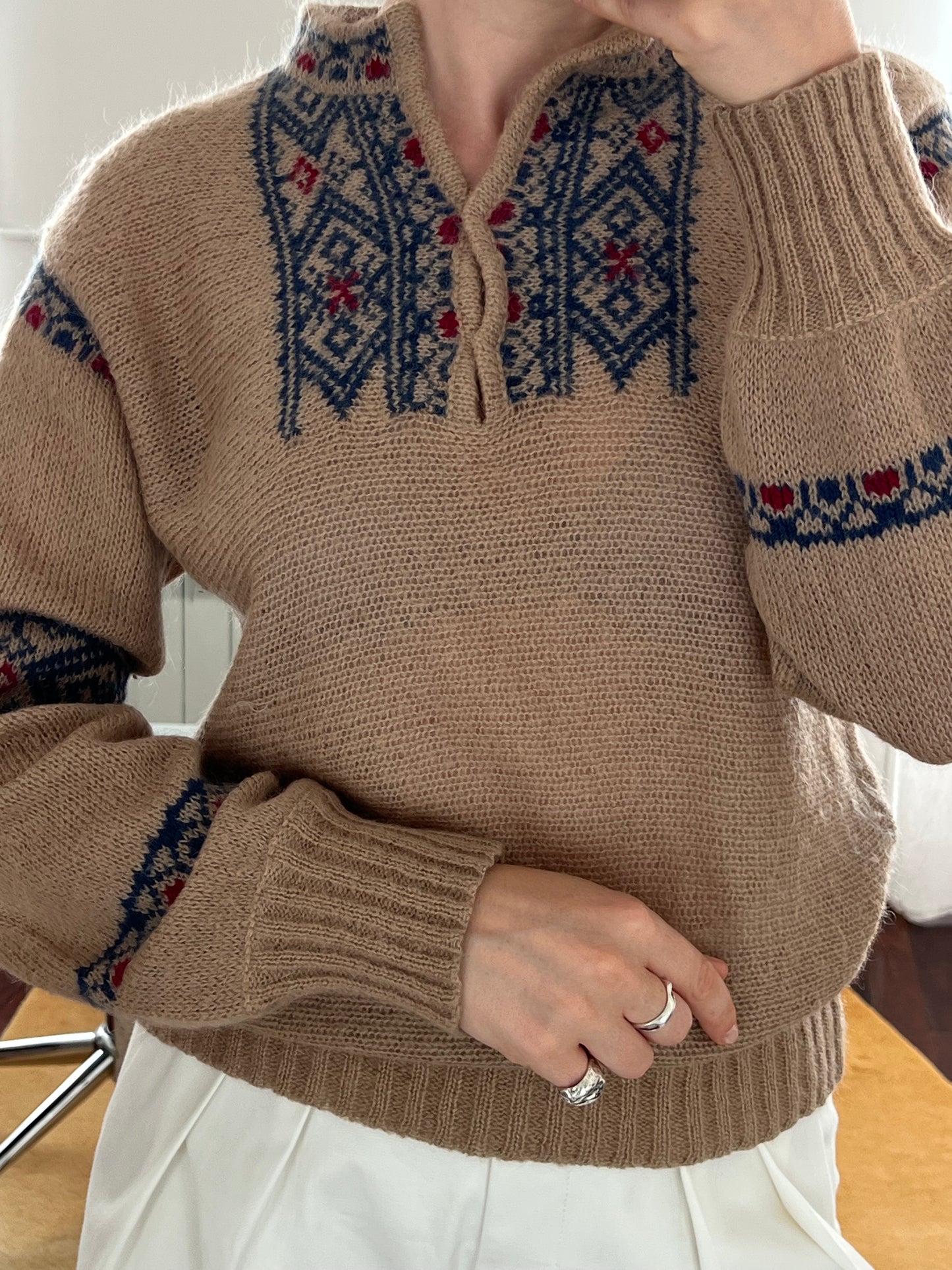 Folk jumper