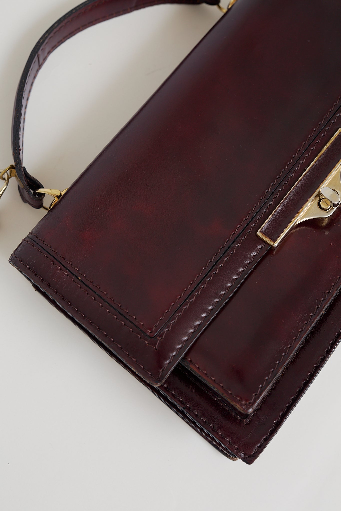 Vintage bordeaux leather bag