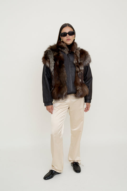 Vintage leather bomber with fur