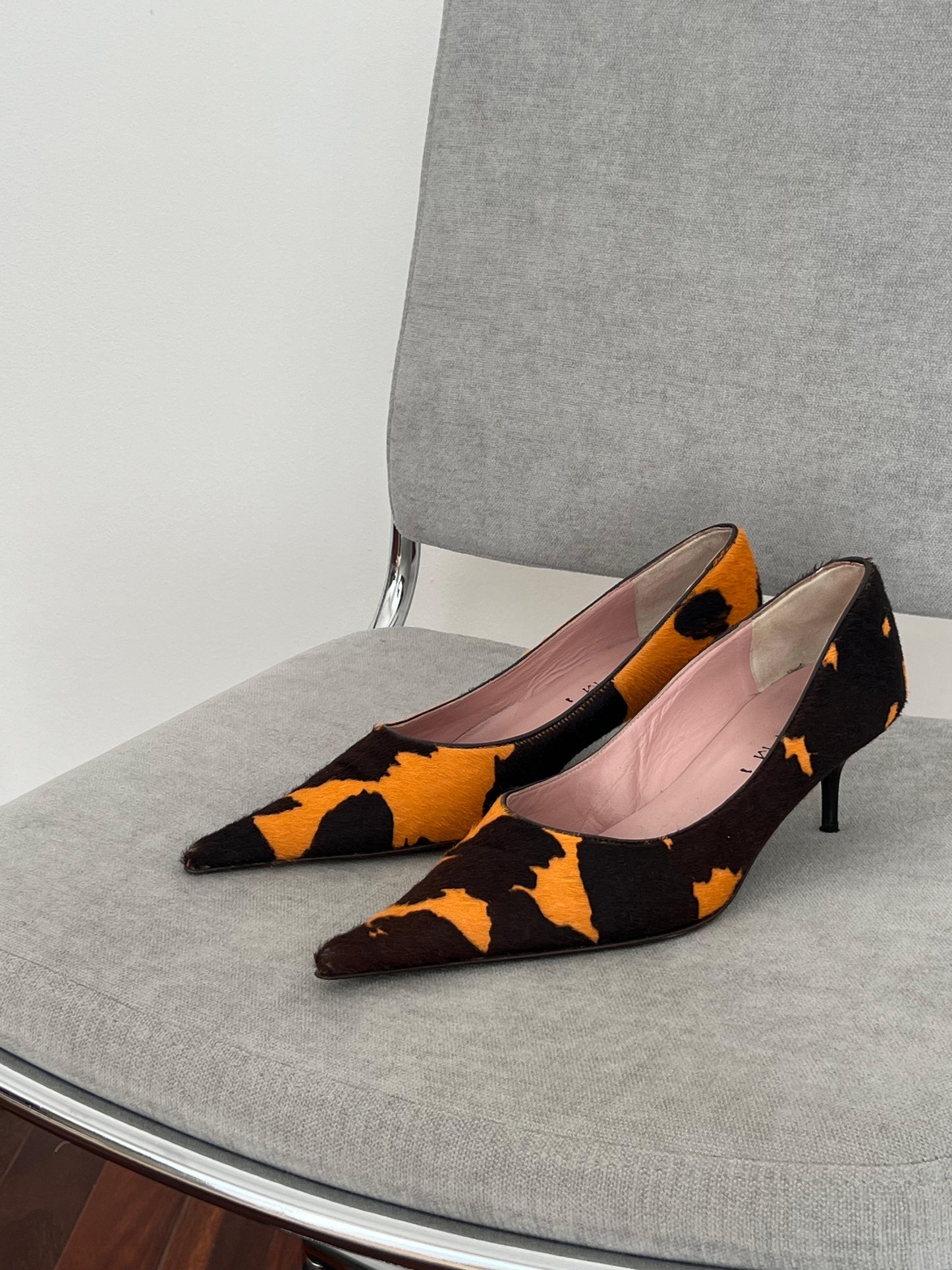 Kitten heeled horse leather pumps