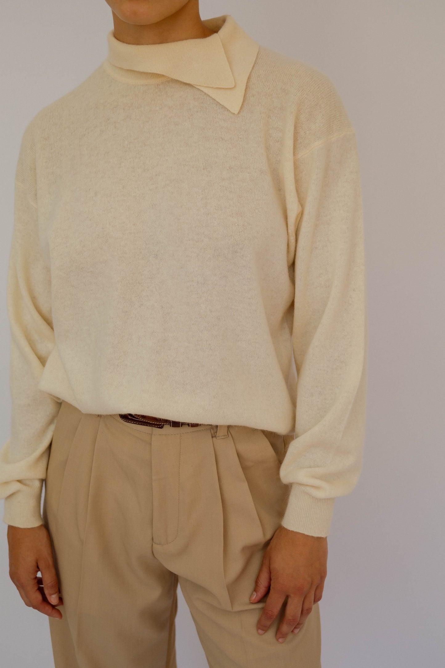 Light wool jumper