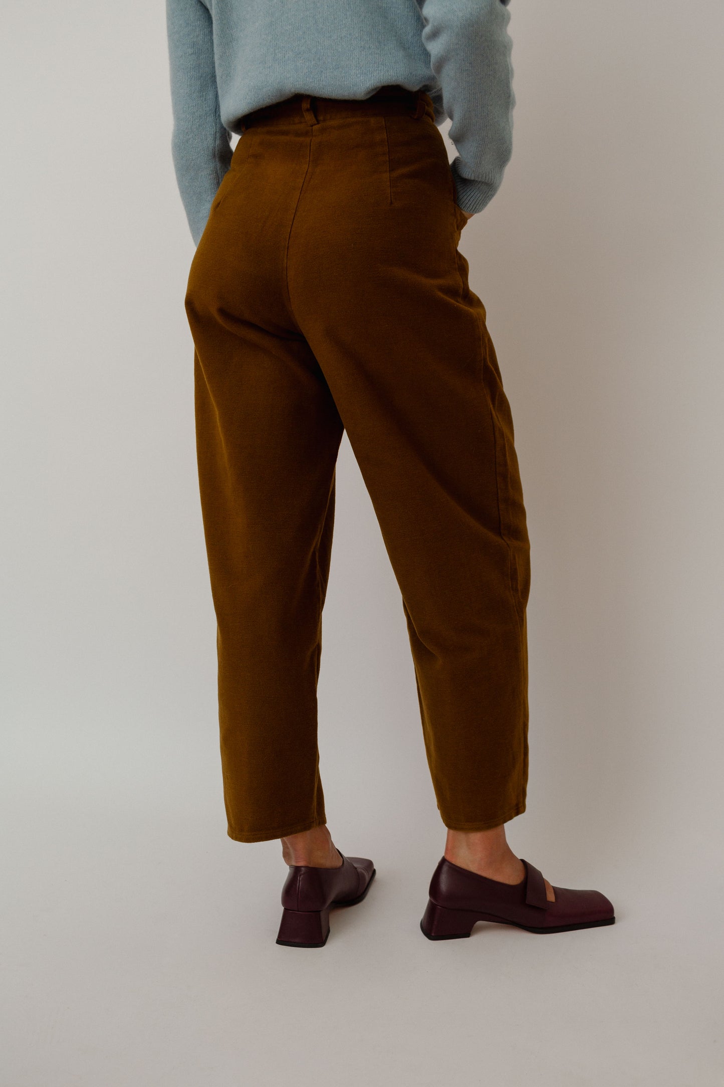 Khaki velvet trousers