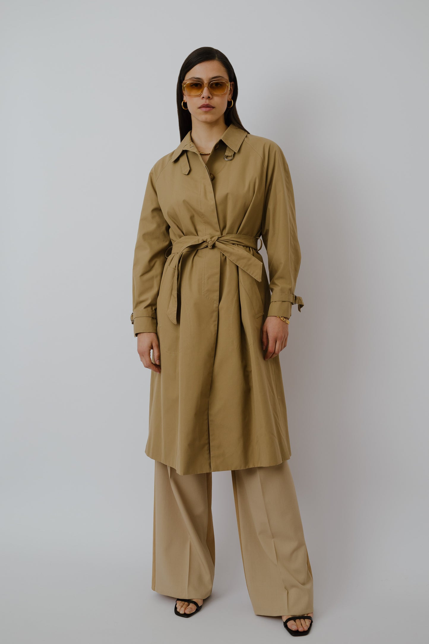 Fitted trench coat