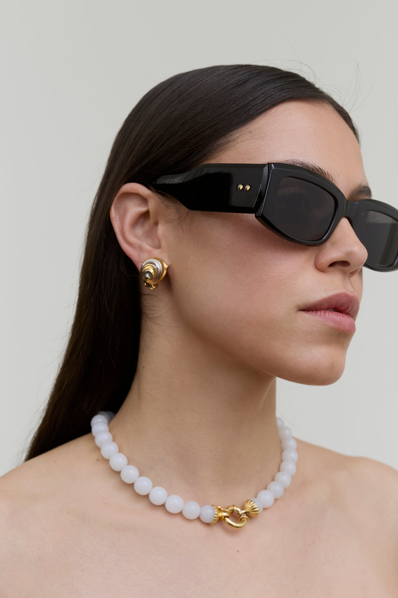 Vintage collier with golden clasp