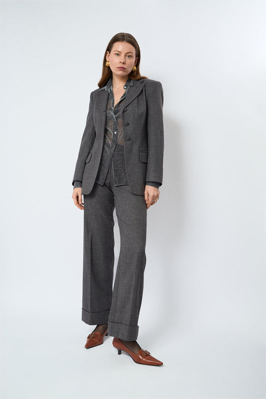 Fitted business suit