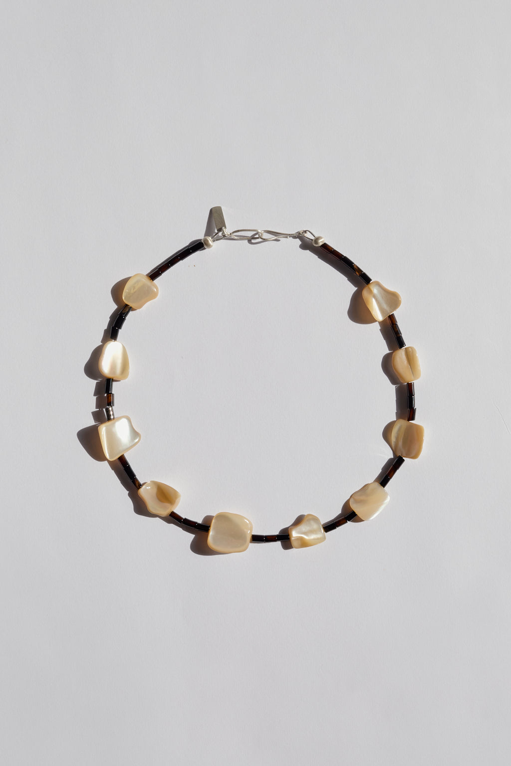 Black agate and mother-of-pearl necklace