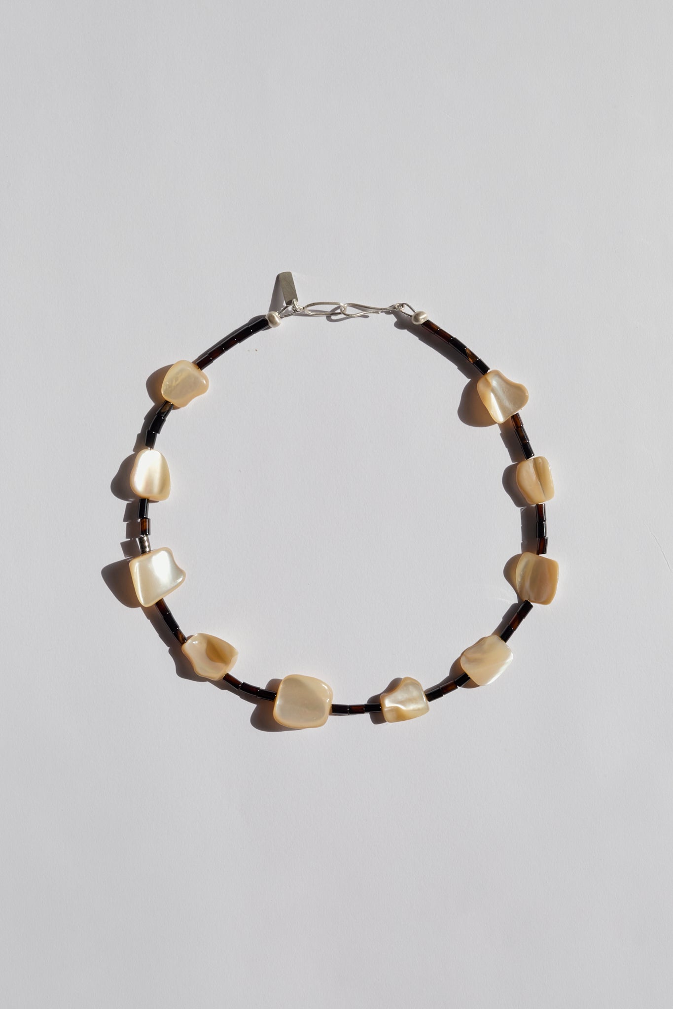 Black agate and mother-of-pearl necklace