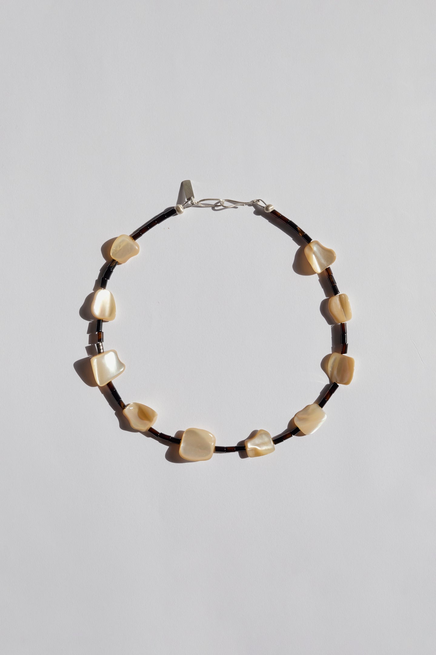Black agate and mother-of-pearl necklace