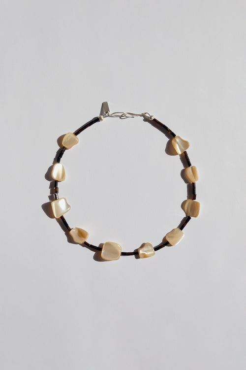 Black agate and mother-of-pearl necklace