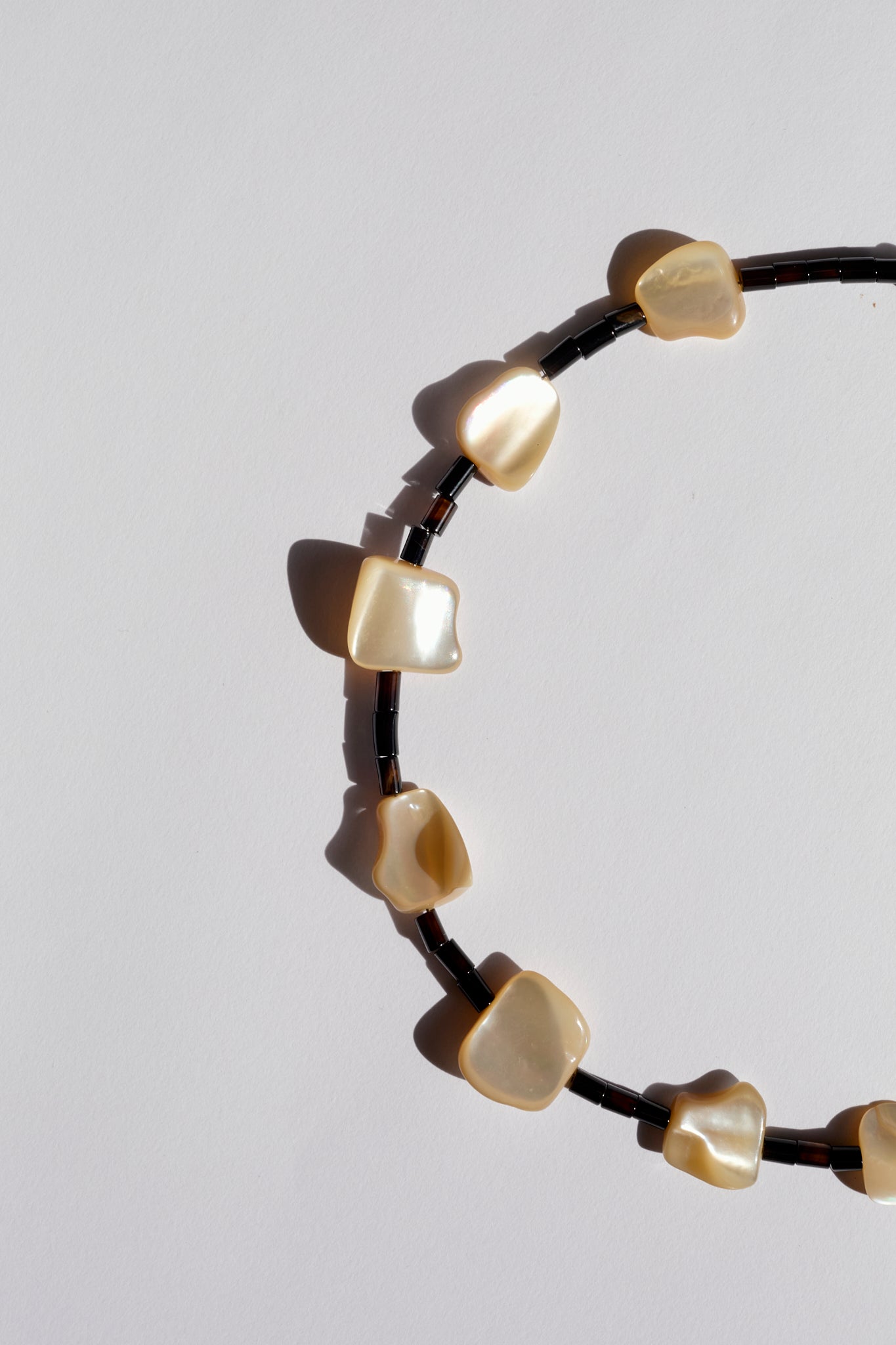 Black agate and mother-of-pearl necklace