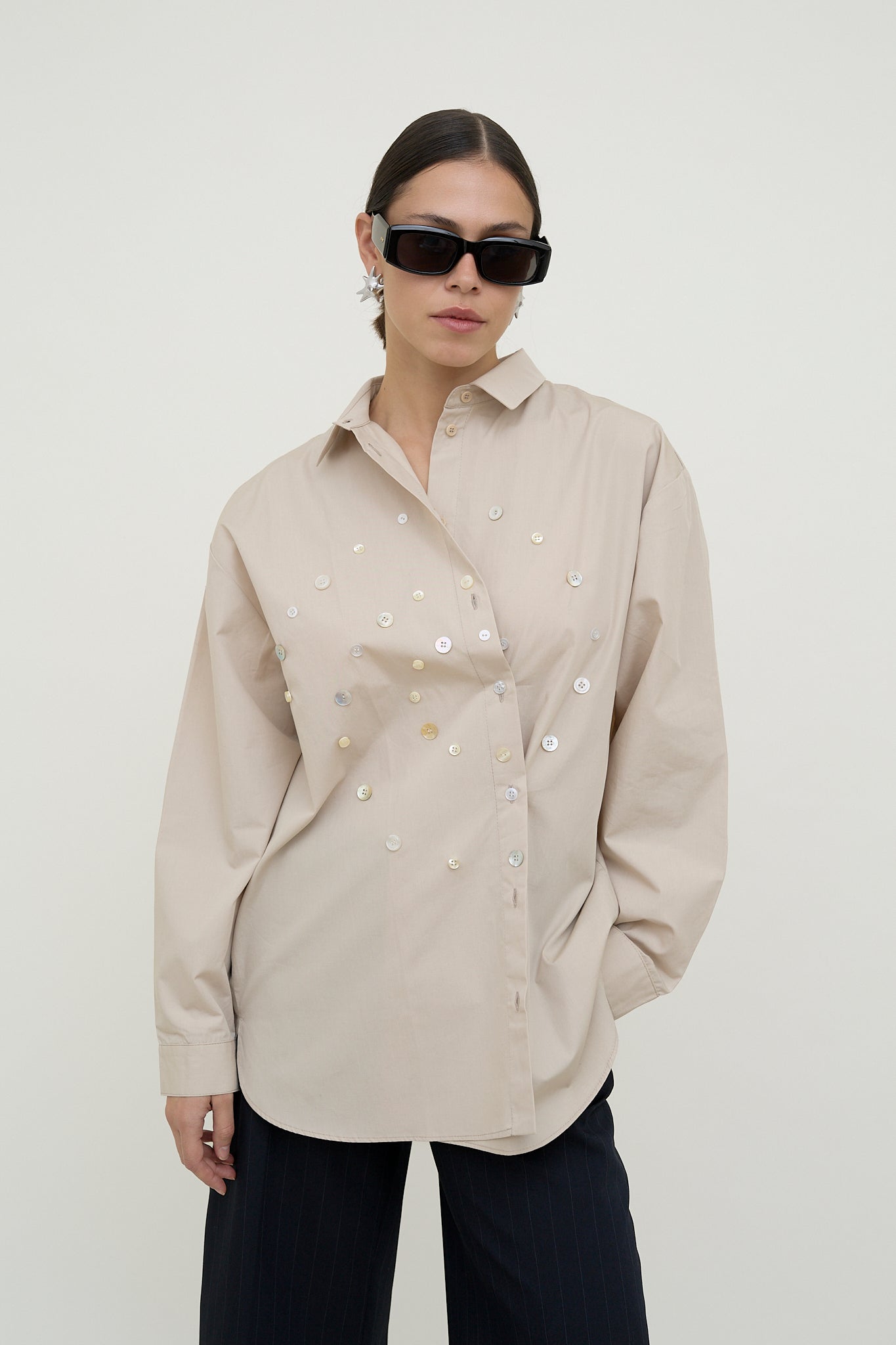 dariadé taupe shirt