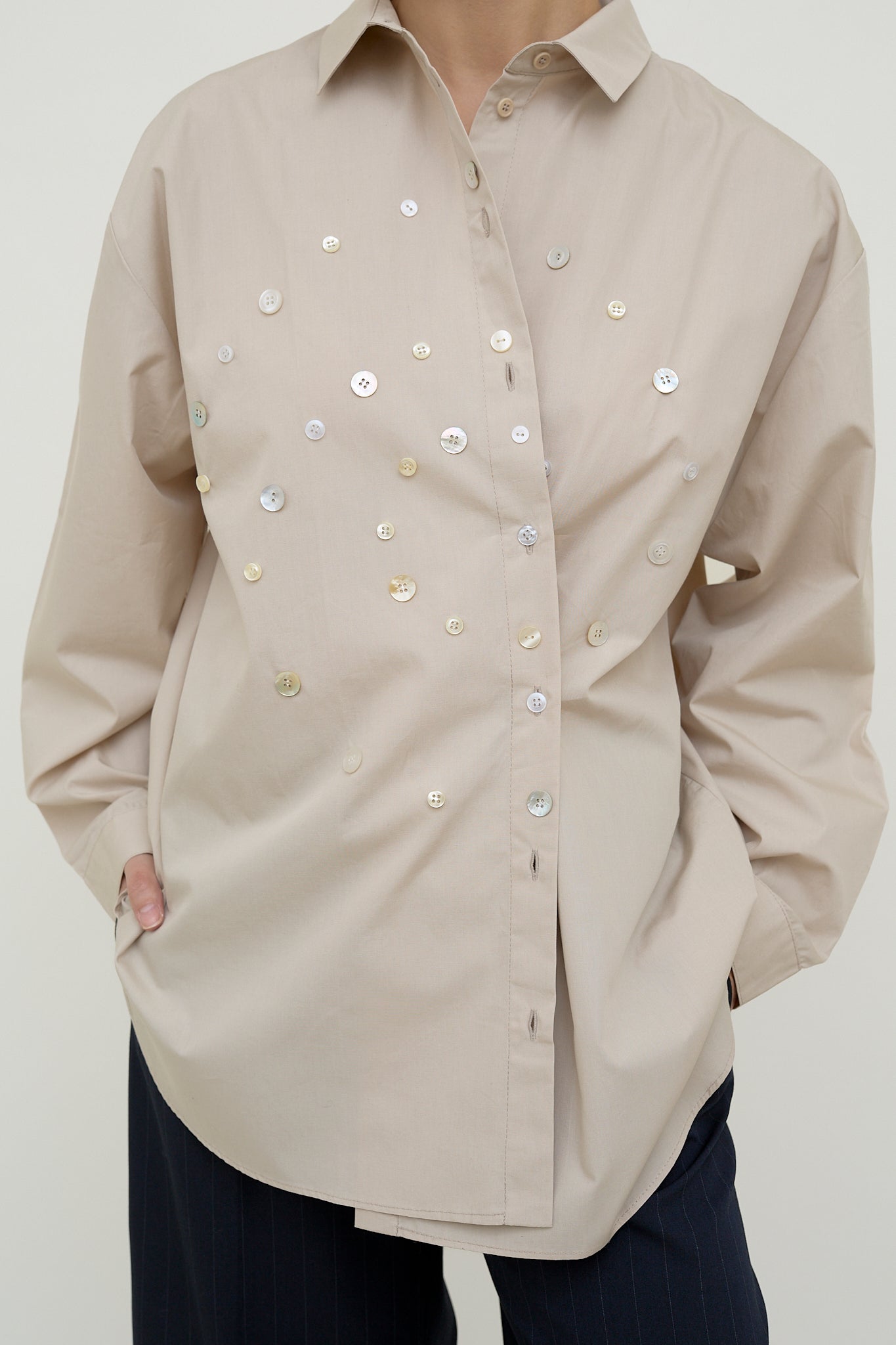 dariadé taupe shirt