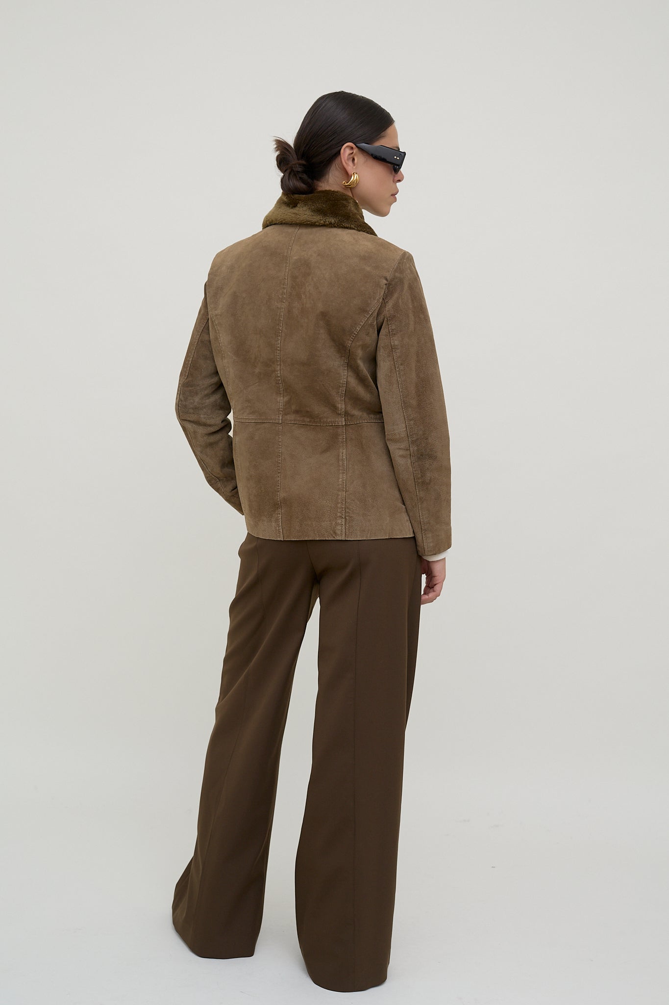 Suede leather jacket with faux fur collar