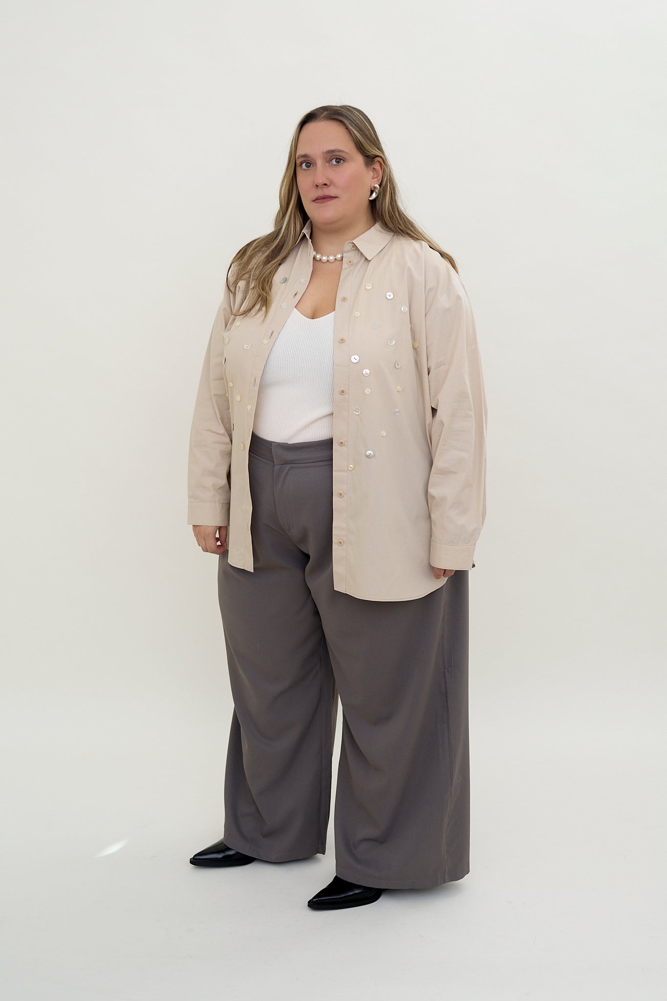 dariadé taupe shirt