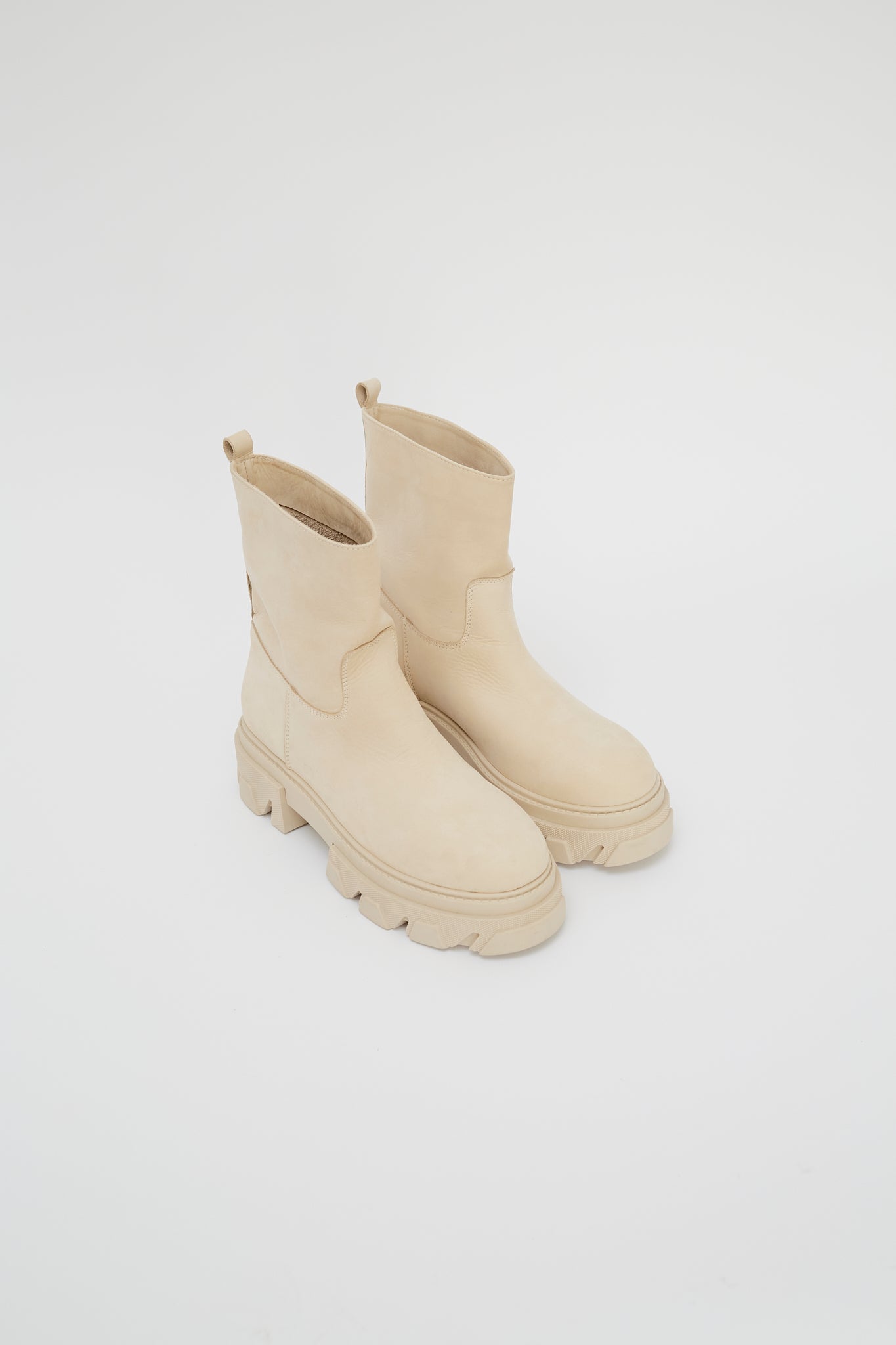 Suede boots by Vamsko