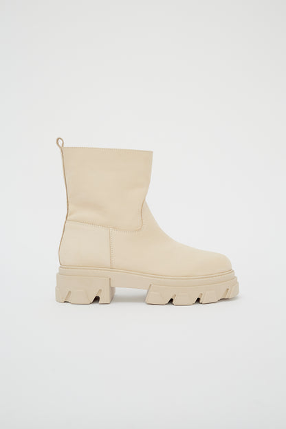 Suede boots by Vamsko
