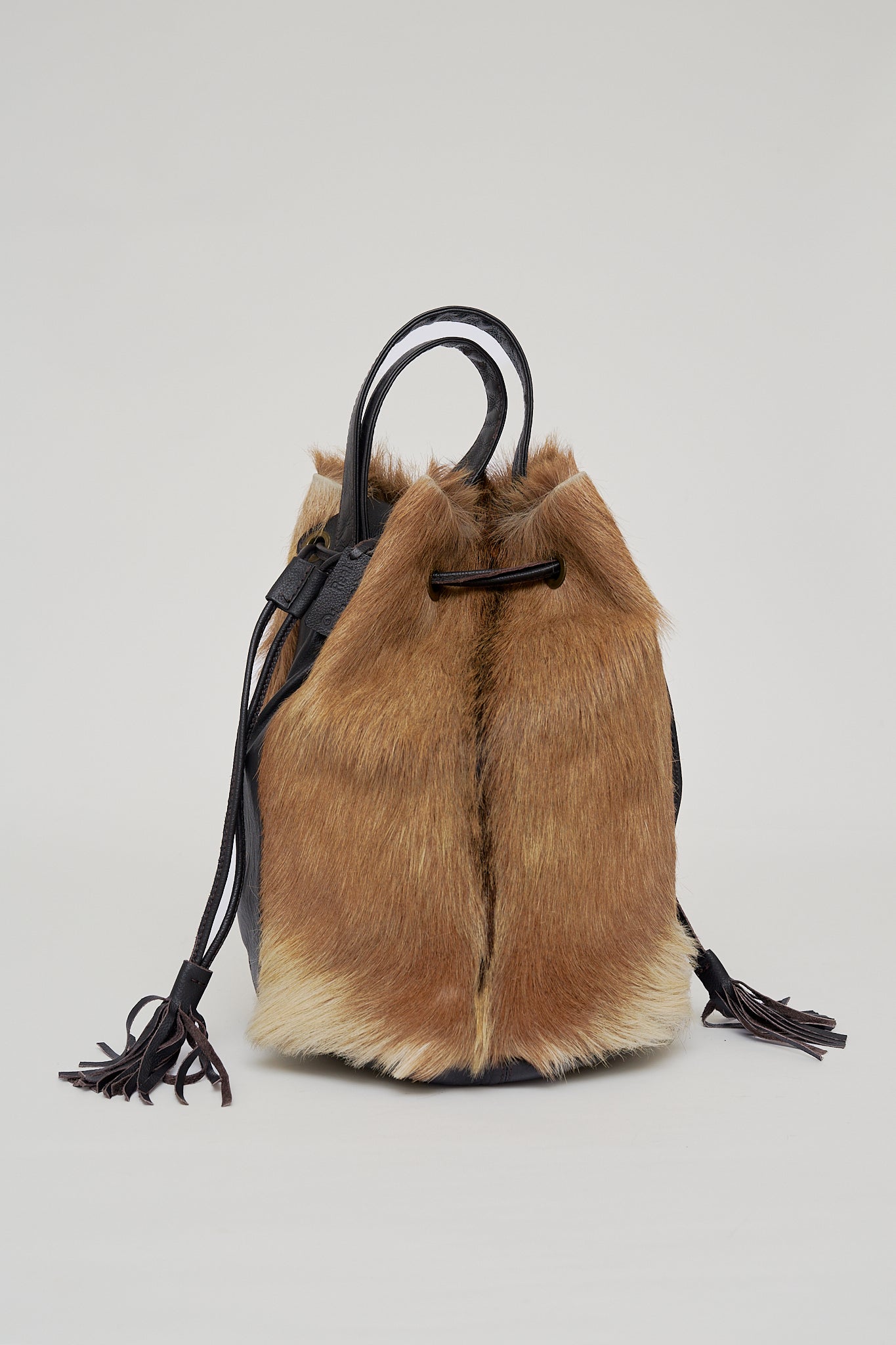 Fur bucket bag