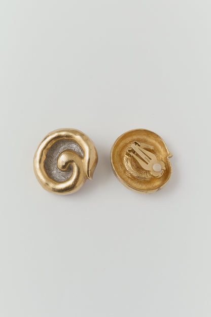 Vintage clip earrings
