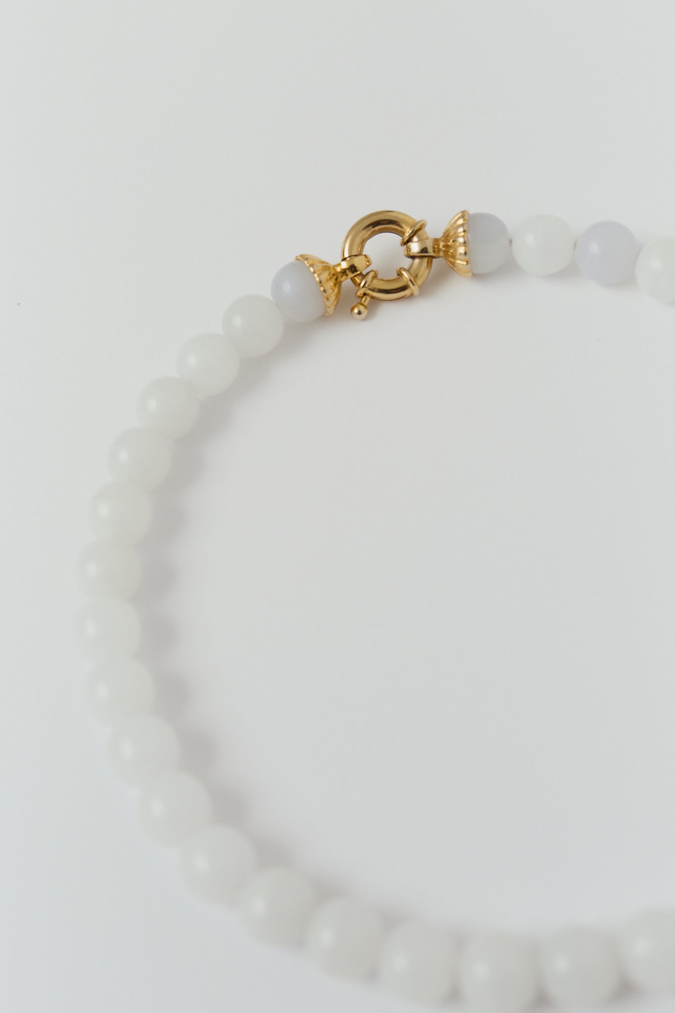 Vintage collier with golden clasp