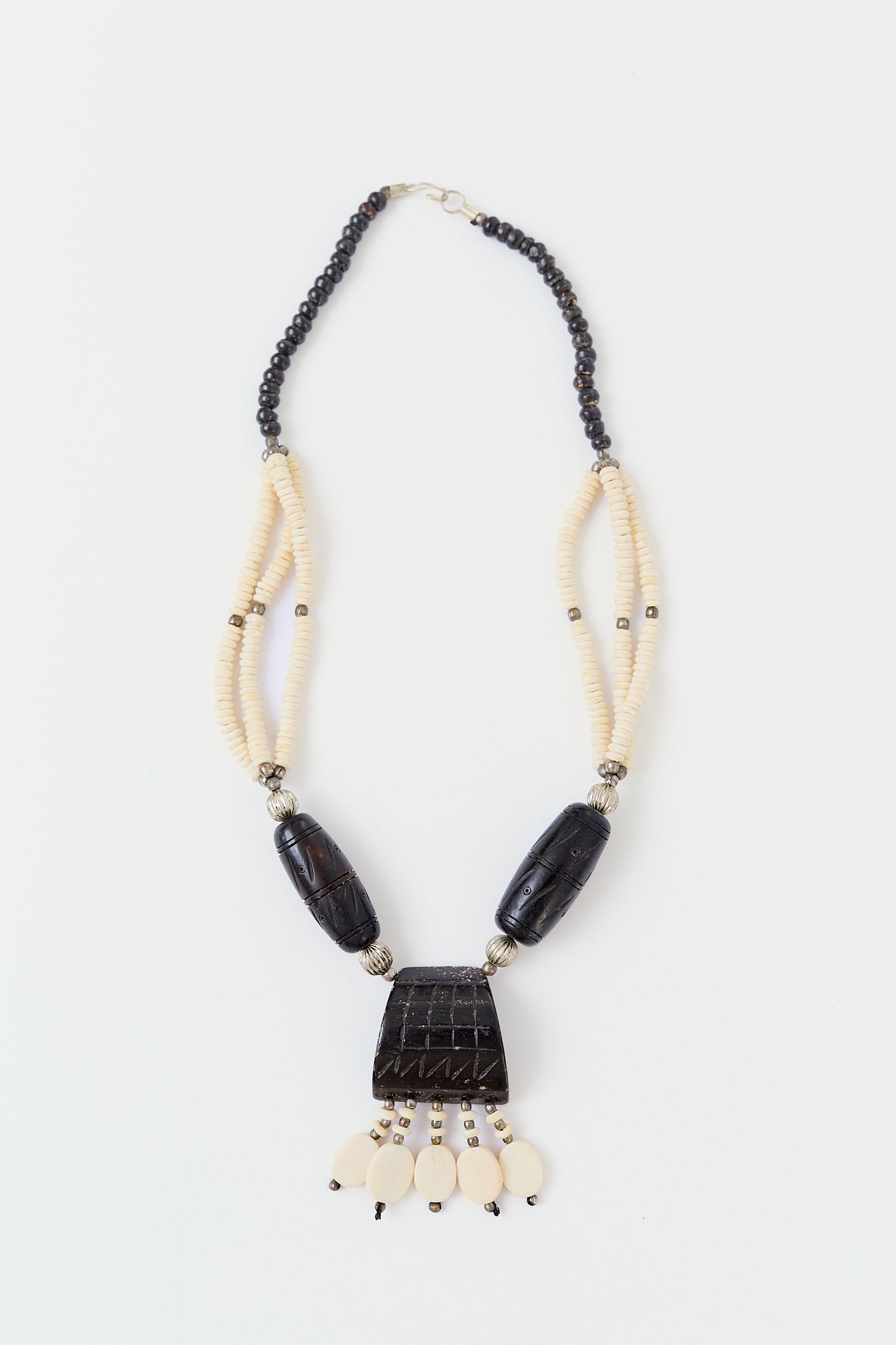 Geometric statement necklace