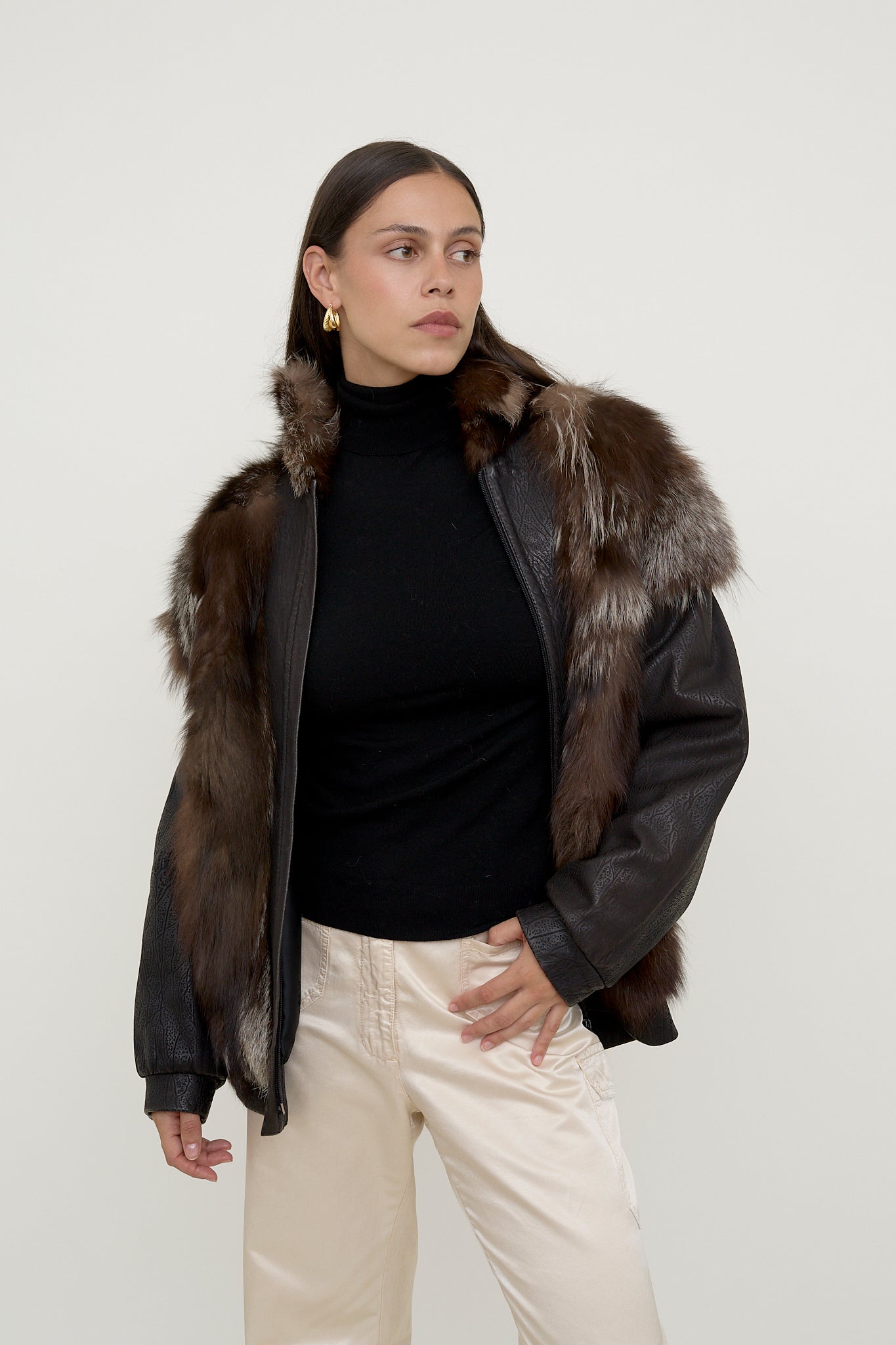 Vintage leather bomber with fur