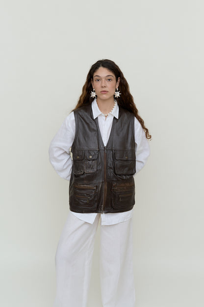 Vintage leather vest with pockets