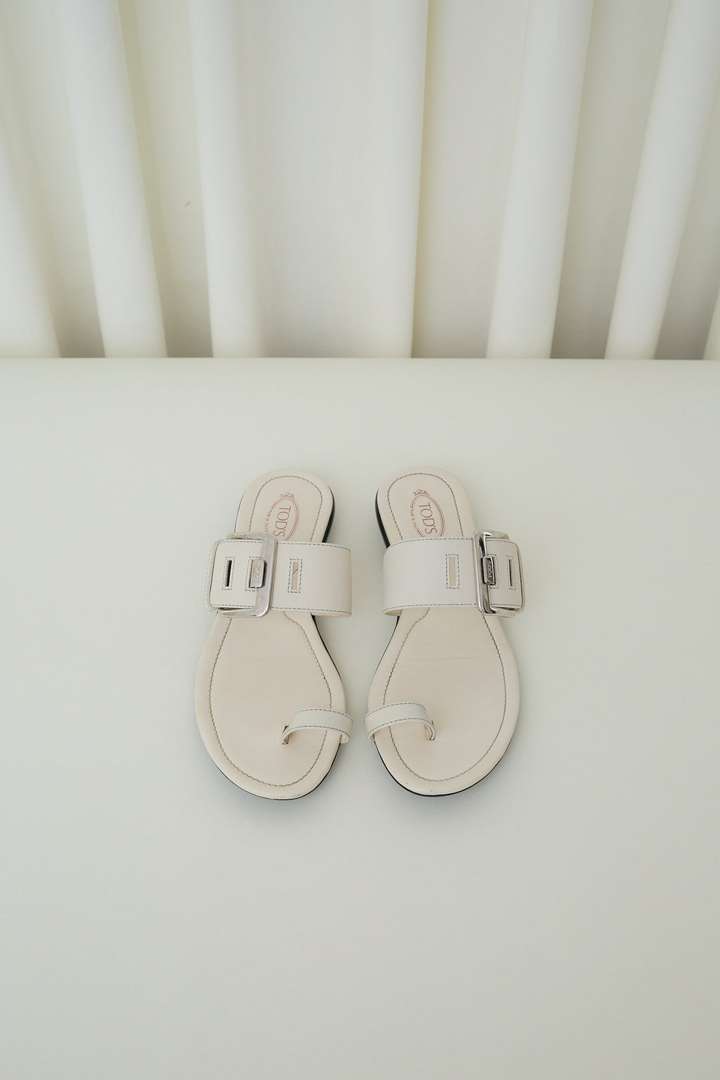 Tod’s leather buckle mules