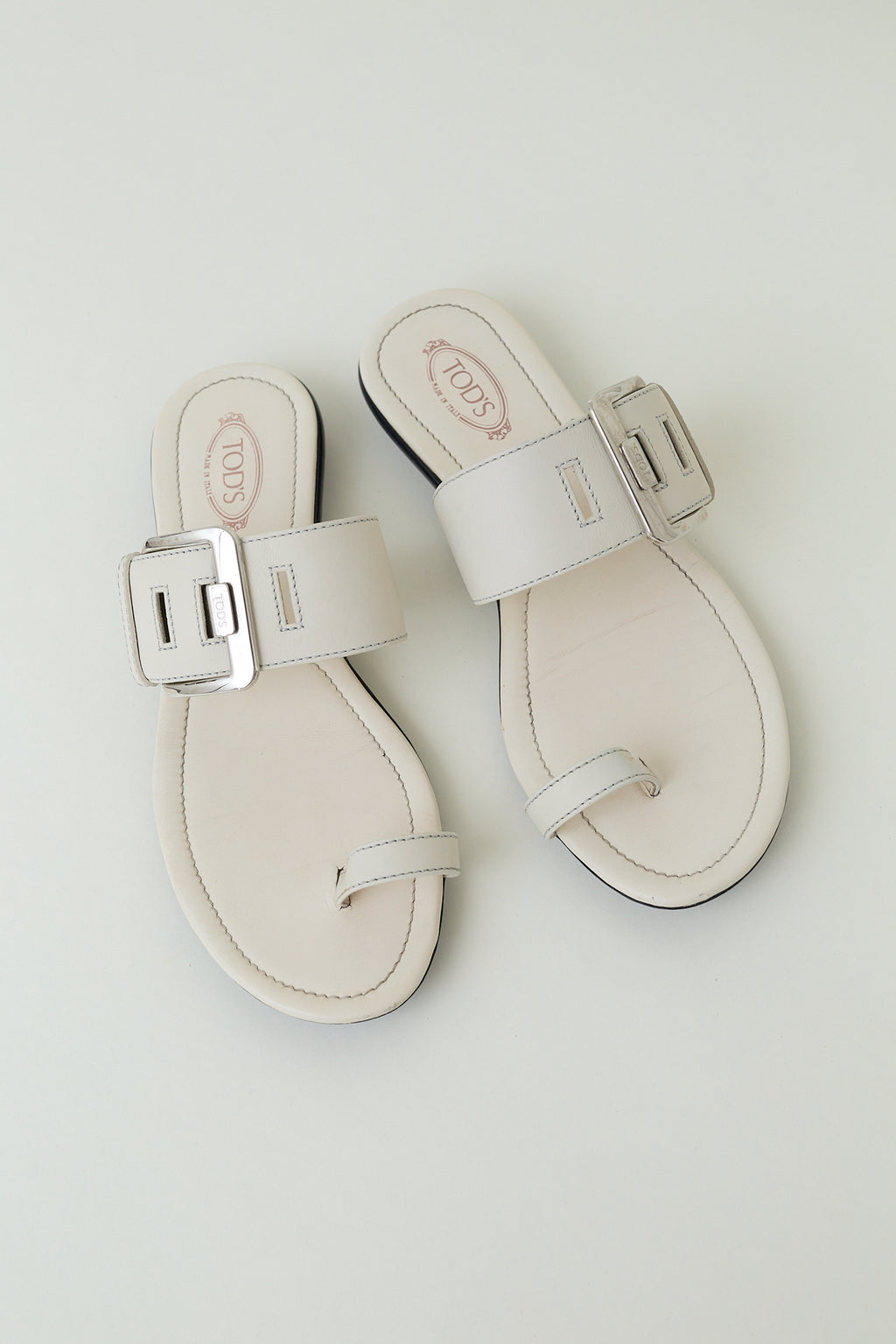 Tod’s leather buckle mules