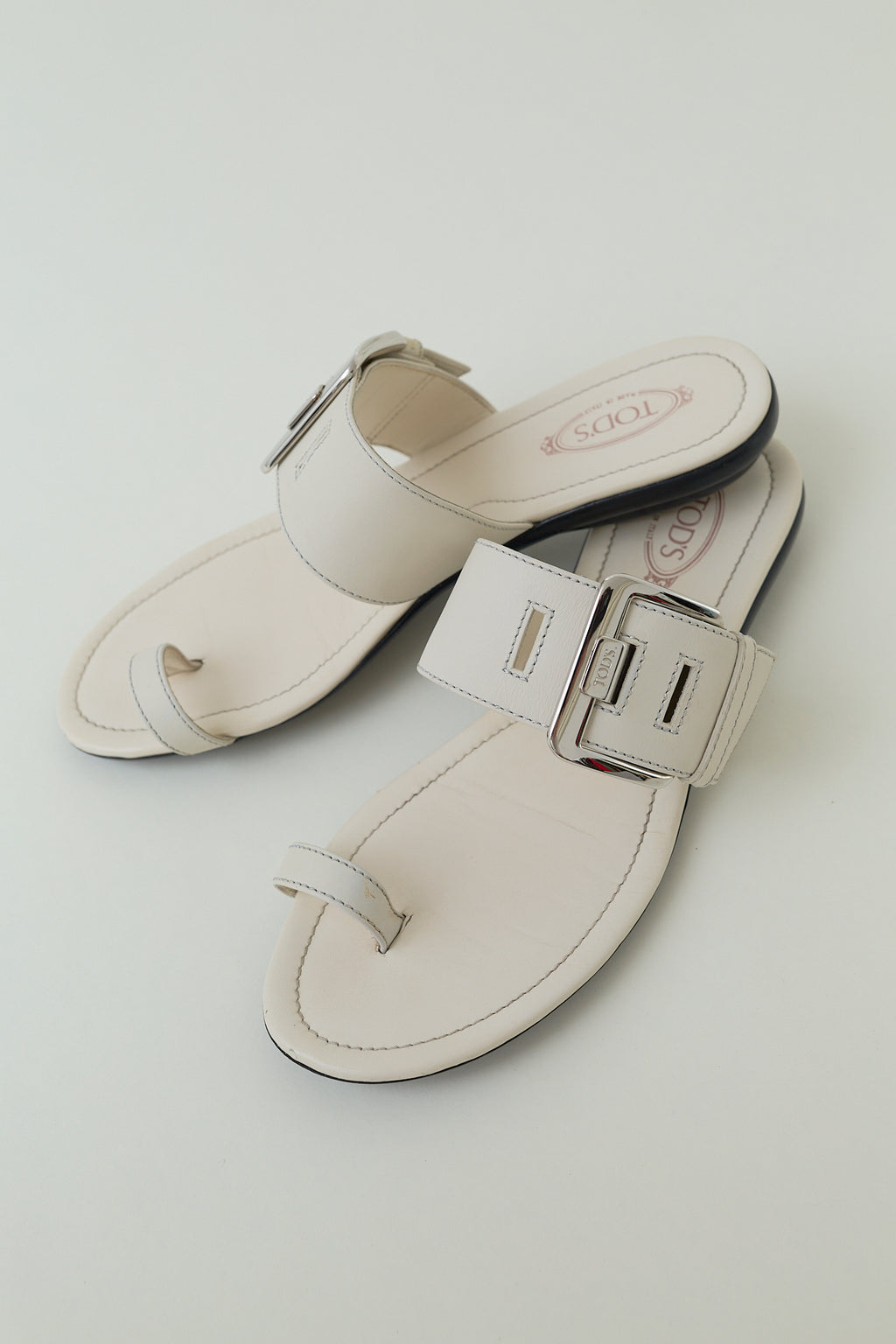 Tod’s leather buckle mules