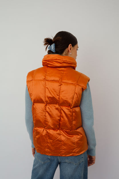 Puffed down feather vest