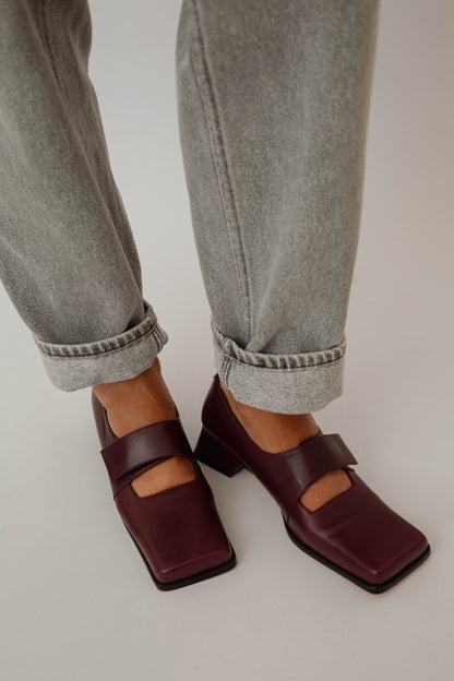 Vintage pumps