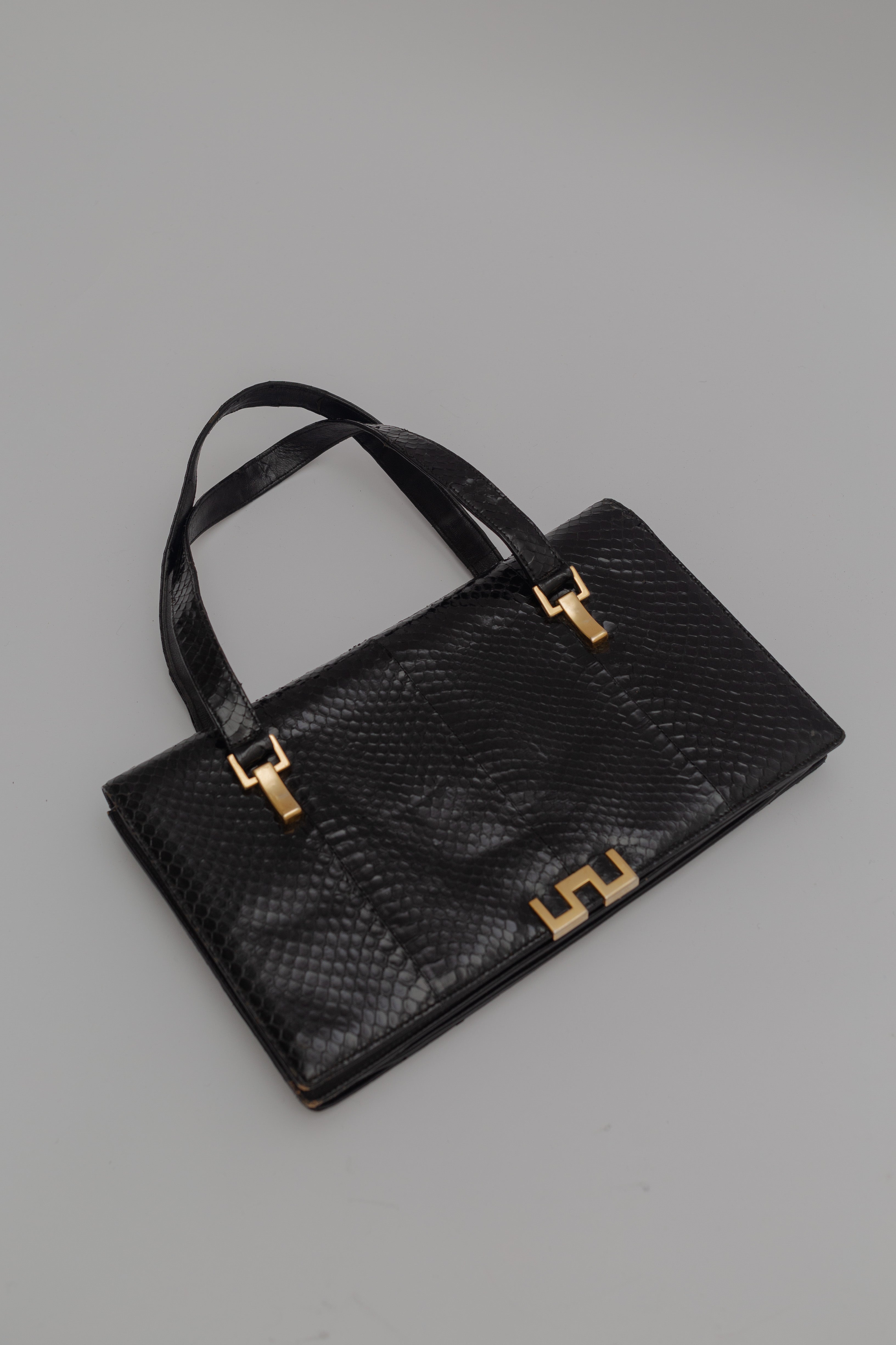 Chic leather bag