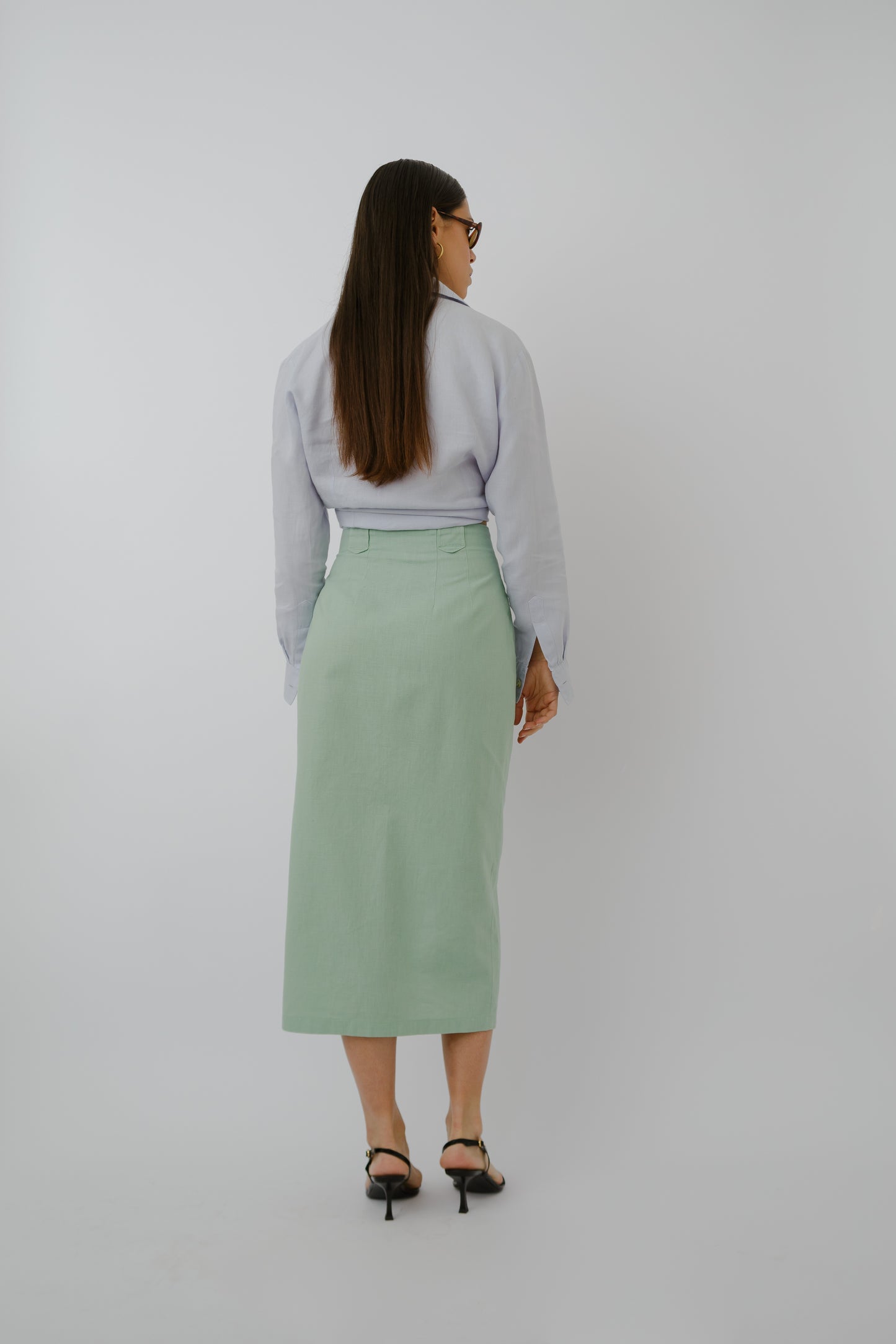 Buttoned up linen skirt