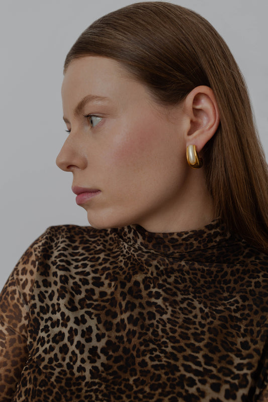Elegant vintage earrings