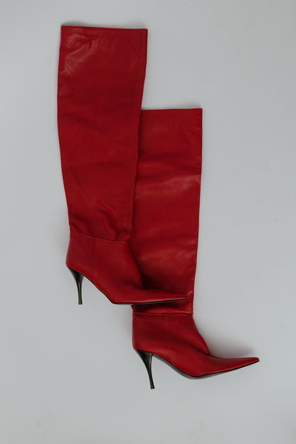 Knee-high heeled leather boots